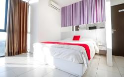 RedDoorz near Terminal Batu Ampar