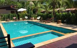 Baan Suan Rim Klong Resort