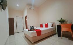 RedDoorz near Jalan Wolter Monginsidi Manado