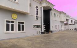 Moongate Hotel and Suites, Ibara