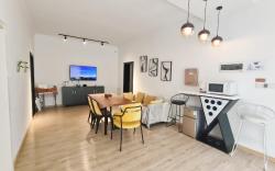 Family suites walk 5 Mins to WulingyuanBusStation 
