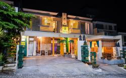 Dhanesvara Villa