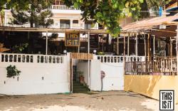 This is it Beachfront - Rooms, Cafe & Events