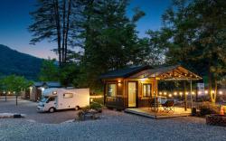 Gapyeong Yumyeongsan Gomone pet Camping