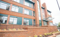 Deluxe & Chic 1 & 2 Bed Apts near Heathrow, Legoland, & Windsor Slough by Belvilla