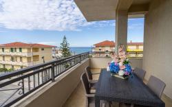 bicamere con terrazza vista mare