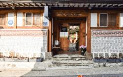 The Place Seoul Hanok Guesthouse (Korea Quality)