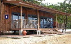 Crusoe Cabins Casobe