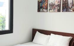 2 tiếng đầu deluxes studio, 50 K tiếng tiếp theo 