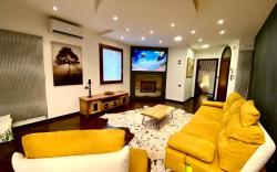 Wood Luxury House Wood Luxury House