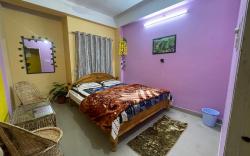 Move in -the violet room