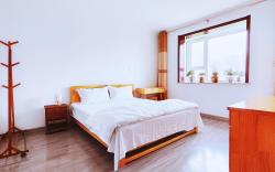 Zhi Yuan Guesthouse 智园民宿 Three bedrooms Suit 三居室套房
