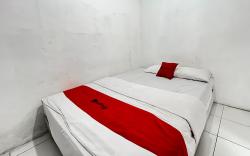 RedDoorz @ Penginapan Bunda
