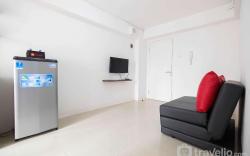 Cozy 1BR @ Bassura Apt near to Mall By Travelio