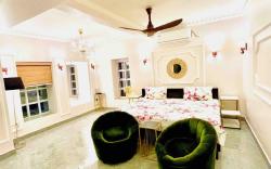 Ballygunge 1000sqft flat main rd