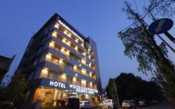 WOODSIDE PRESTIGE