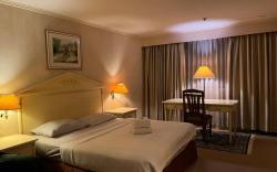 Affordable Suite at Oxford Suites S6Q07