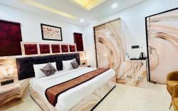 Hotel Cosmo - Karol Bagh