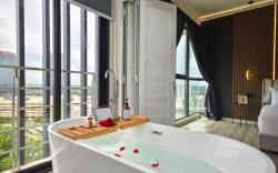 【Bathtub & Pool Table!】D'Executive Suite【Southkey】