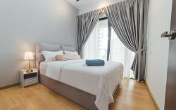 Kings Bay Cozy Corner 3BR8Pax 3 View Balcony