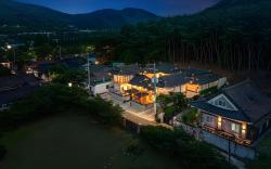Gyeongju Recreation Area Hanok Pool Villa