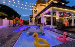 Ipoh Homestay[28pax](Near Lost World)Villa Pool