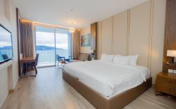 iSeaview Panorama Apt, free gym pool in center
