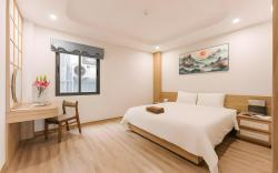 Lux Japan Town Studio