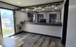 Raceway Inn