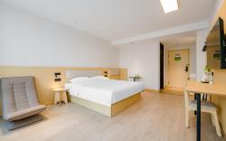 Hi Inn Zhoukou East Railway Station