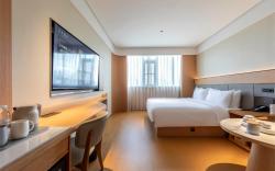 JI Hotel Zhengzhou Bai Temple Metro Station Technology Market