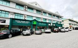 Grand Topaz Hotel