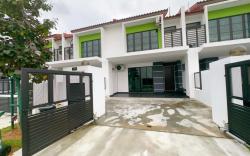 BANDAR DATO ONN {15PAX}PRIVATE BATHROOM AUSTIN
