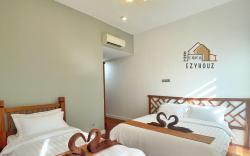 Ezyhouz @ IMAGO/ Luxury 3BR with GardenPoolBalcony