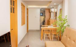 2BR Modern House for 6 pax | F1