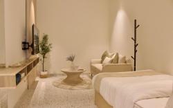 HighRise- Elegant Studio with outdoor sitting