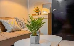 Aesthetic Condo | 2BR | 6 pax | Netflix & Wifi