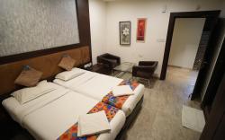 Hotel Ivory Inn