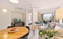 Poolside Paradise Cairns - 9 Pools  BBQ   Gym