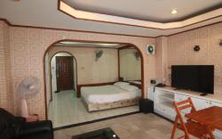 pattaya tower Room 305