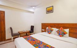 FabHotel Savi Inn - Nr. Mantri Square Mall