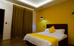Cosy and Spacious Room and Asian Cuisine 