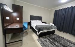 BAYSIDE SUITES HOTEL