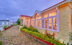 Taj Mahal Vintage Villa by VOYE HOMES