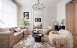 Timeless Elegant Apartment by Opera House