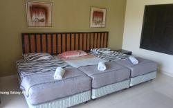 Sunset studio apartment at goldcoast morib 