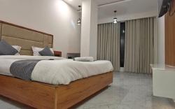 HOTEL MAPLE TREE