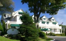 Spruce Point Inn Resort & Spa