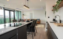 3 BDR City Centre Penthouse by Belfast City Breaks
