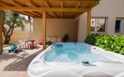 Luxury Villa next to sea, city center